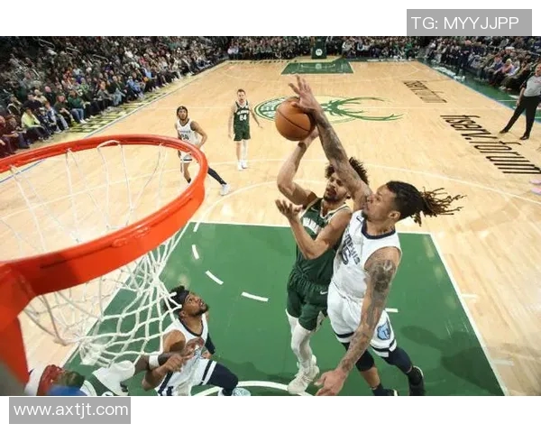 灰熊力克雄鹿：杰克逊防守如铁壁，波特失误成致命伤