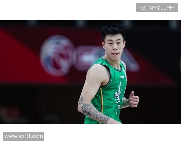 张镇麟：和老队友们有过很多美好回忆 抬头看有一起赢的冠军旗帜